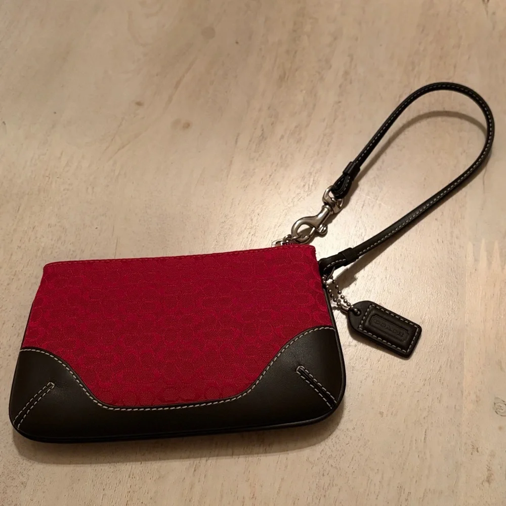 Vintage Coach Soho Wristlet - Picture 2 of 12